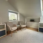 Cozy Private - Sauna Retreat & Event Space Apartment